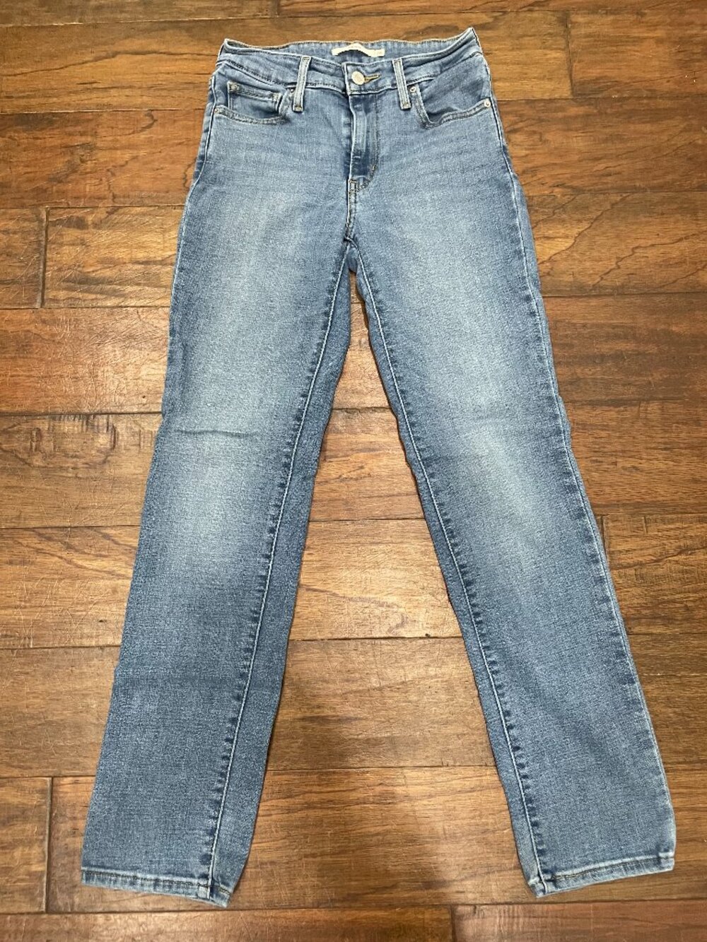 Levi’s 712 Slim Jeans Women’s Size 26 Light Wash Mid Rise Stretch Denim